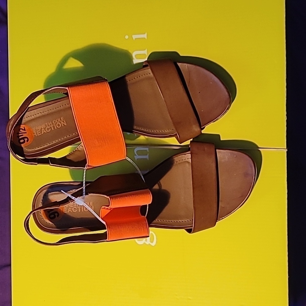 𝅺kenneth Cole two-toned Wedges